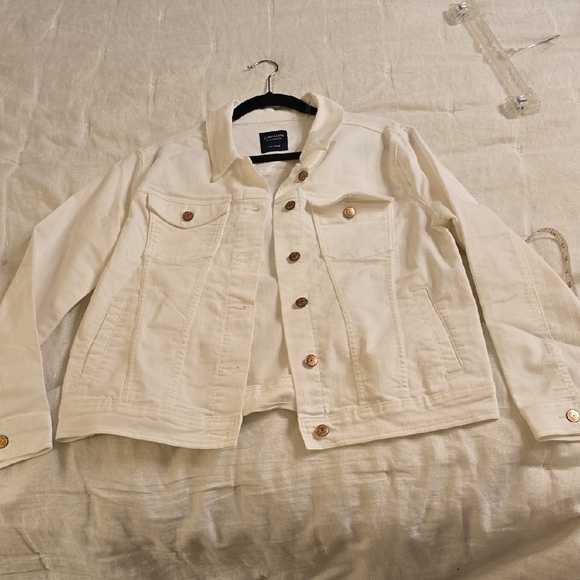 Calvin Klein Women's White Jean Jacket EUC - Picture 8 of 15